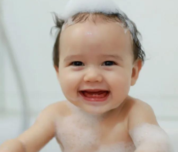 Rekomendasi Produk Shampo dan Perawatan Rambut Bayi